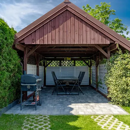 Alex - Pokoje I Apartamenty Blisko Plazy Z Ogrodem I Placem Zabaw Ostrowo (Puck) Exterior photo