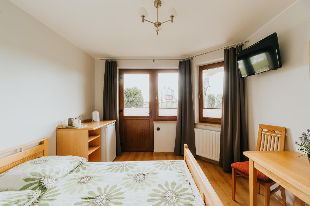 Alex - Pokoje I Apartamenty Blisko Plazy Z Ogrodem I Placem Zabaw Ostrowo (Puck)